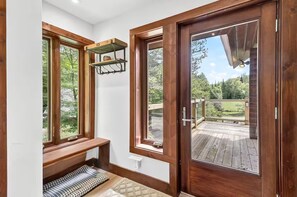 Interior - New! Cozy Log Chalet Near Slopes + Hot Tub (Mont-Blanc)