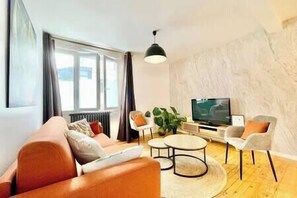 TV - The Terrace - Near Downtown - BBQ (Saint-Nazaire)