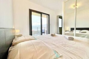 WiFi, bed sheets - Corsica Apt | Sea View | A/C | Parking (Propriano)