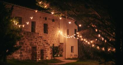 Charming Retreat & Starry Nights in a 1-Hectare Estate (4/5 Guests)
