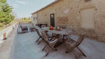 Ulkoruokailutilat
