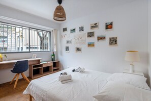 3 slaapkamers, een strijkplank/strijkijzer, wifi, beddengoed