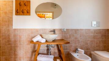 Doccia, asciugacapelli, asciugamani