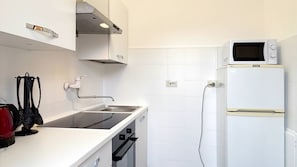 Cucina moderna accessoriata. - La chicca di Roby - Affitti Brevi Italia (Lecco)