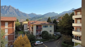 Vista dalle finestre. - La chicca di Roby - Affitti Brevi Italia (Lecco)