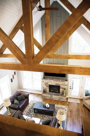 Smart TV, fireplace, video games - The Bird's Nest. Inclusive cabin home with a modern touch (French Lick)
