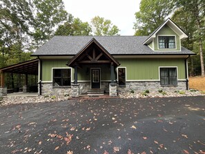 Exterior - The Bird's Nest. Inclusive cabin home with a modern touch (French Lick)