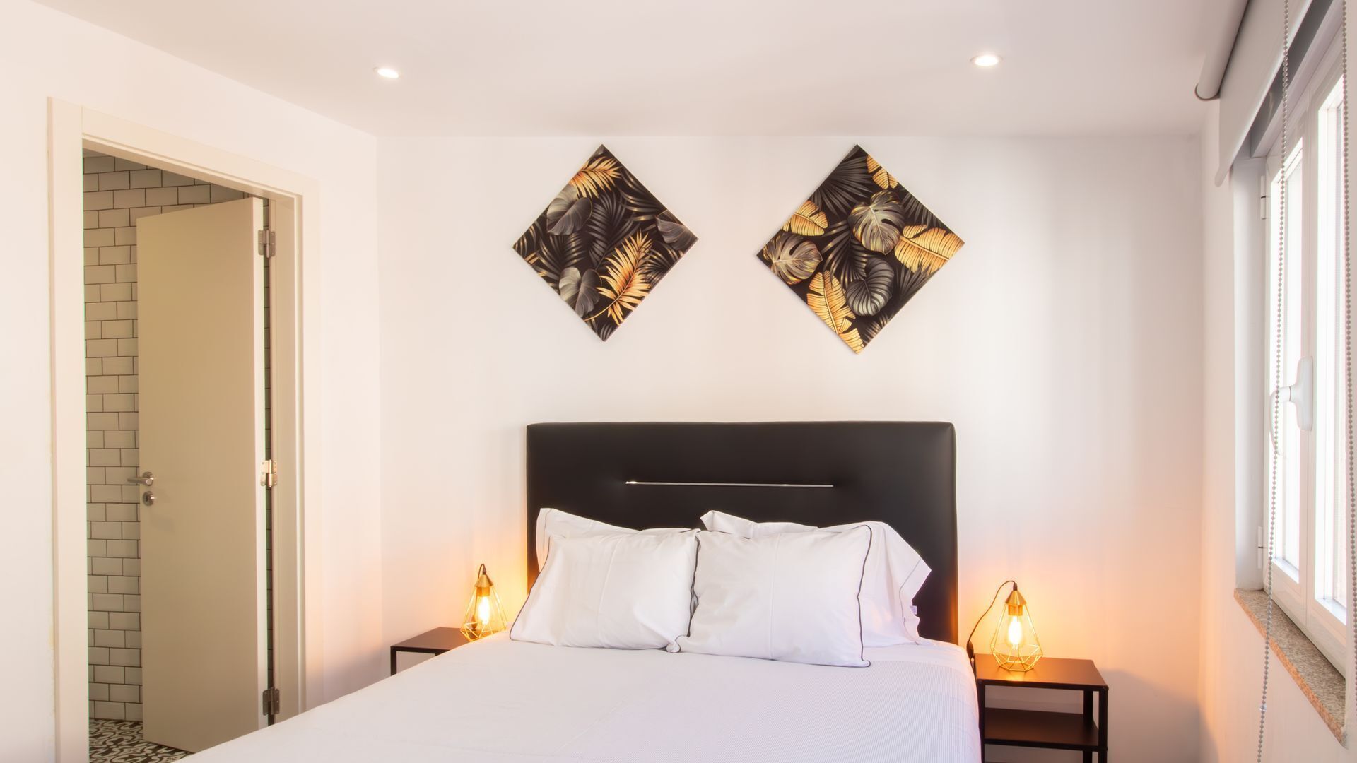 Fer et planche à repasser, Wi-Fi gratuit, draps fournis