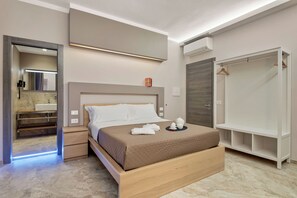 Coffres-forts dans les chambres, bureau, Wi-Fi gratuit, draps fournis