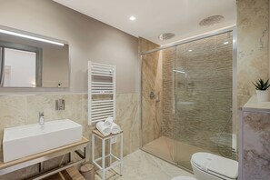 تجهيزات دش، مجففات شعر، مراحيض شطف، مناشف