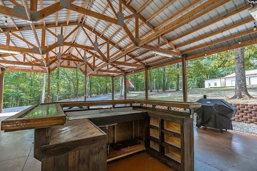 The Doohickey - A Tiny Apartment in the Woods