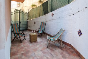 Terrace/patio - Apartment with private courtyard (SANTO STEFANO DI CAMASTRA - ME)