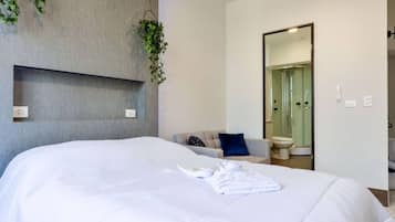 Iron/ironing board, WiFi