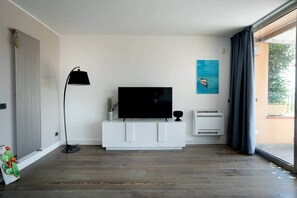Interior - Lollo's Terrace | Panoramic View | Mondello Beach (Palermo)