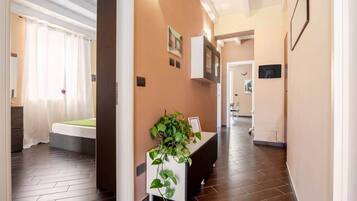 1 Schlafzimmer, BĂŒgeleisen/BĂŒgelbrett, WLAN, BettwĂ€sche