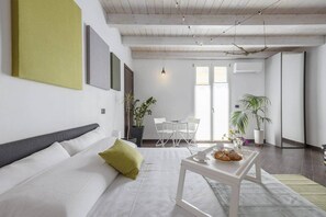 1 bedroom, iron/ironing board, WiFi, bed sheets - Mama | Your Stylish Oasis near Mondello Beach (Palermo)