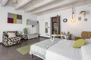 1 camera, ferro/asse da stiro, Wi-Fi, lenzuola