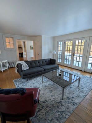 Fireplace - cozy home with mountain views. (Dorset)