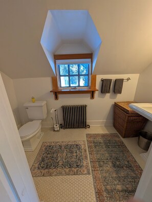Towels - cozy home with mountain views. (Dorset)