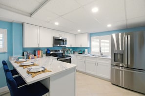 House, 1 King Bed with Sofa bed (Sand Dollar Suite) | Private kitchen - Sand Dollar Suite (Fort Myers Beach)
