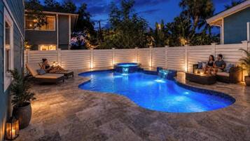 House, 1 King Bed with Sofa bed (Sand Dollar Suite) | Pool