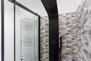 Apartment | Bathroom - Rental in Rome Mantegna Apartment (Rome)