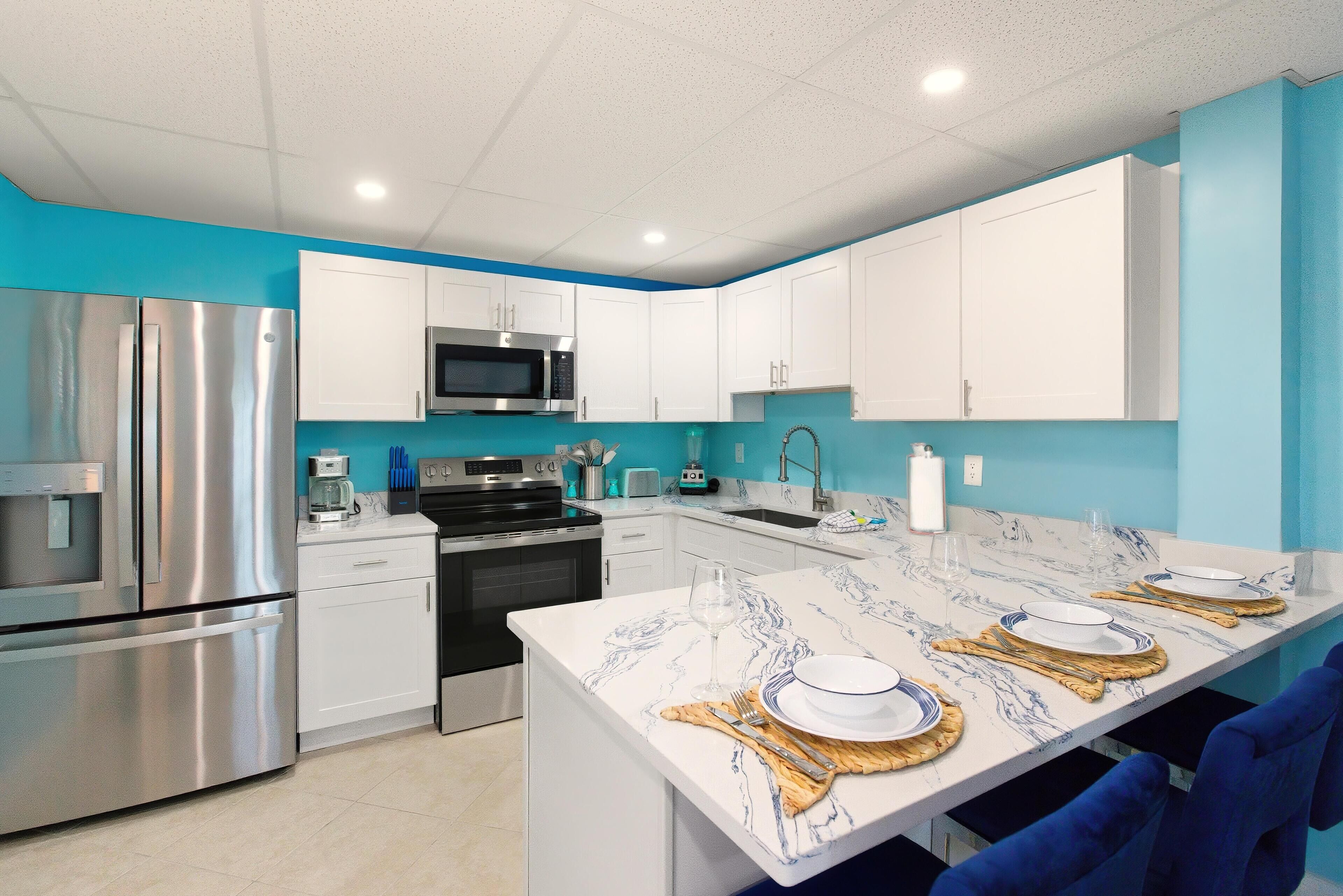 House, 1 King Bed with Sofa bed (Coral Suite) | Private kitchen