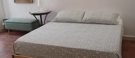 1 bedroom, in-room safe, iron/ironing board, travel cot