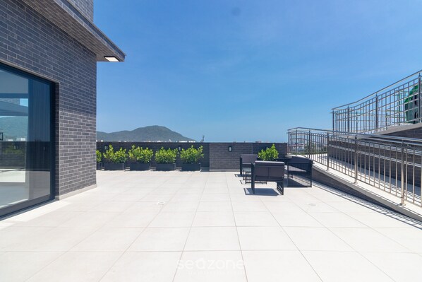 Outdoor dining - Complete Stay Just 550 Meters From Praia dos Ingleses - Ldus (Florianópolis)