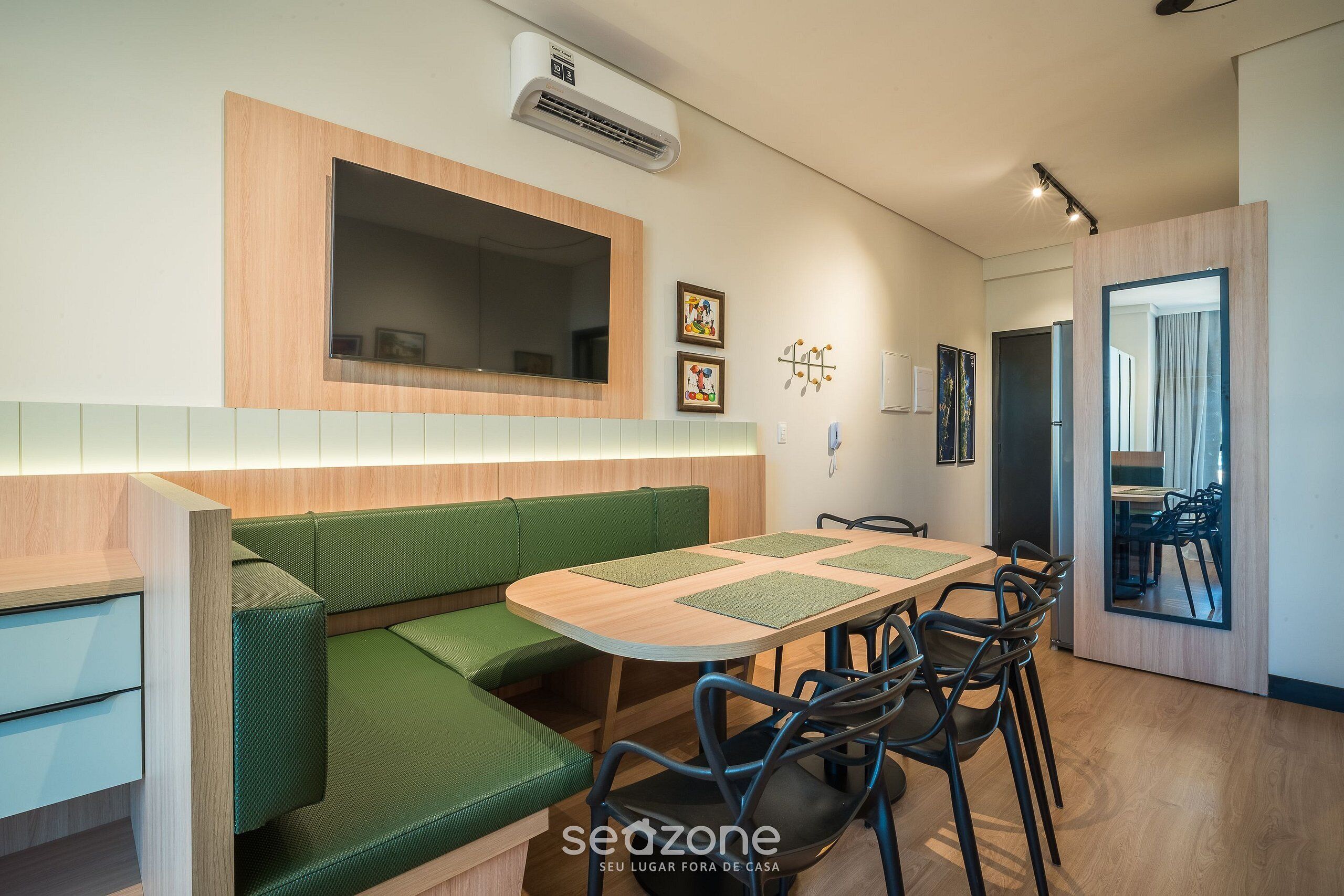 Basic Apartment | Dining