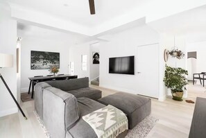 TV, fireplace - Modern Beach Oasis: Marcoola (Marcoola)