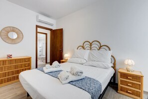 3 Schlafzimmer, Schreibtisch, schallisolierte Zimmer