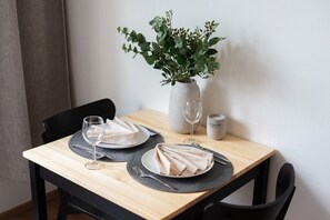Dining - Stylish Riverside Studio | City Center, Park & Smart TV by EasyBNB Premium (Prague)