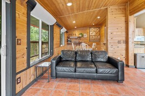 TV, fireplace - Group friendly 5 acre retreat - Mountains, Ponds, 2 homes VIEWS (Belgrade)