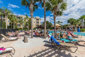 Outdoor dining - Parkside Windsor Retreat 15 Min Disney! (Kissimmee)