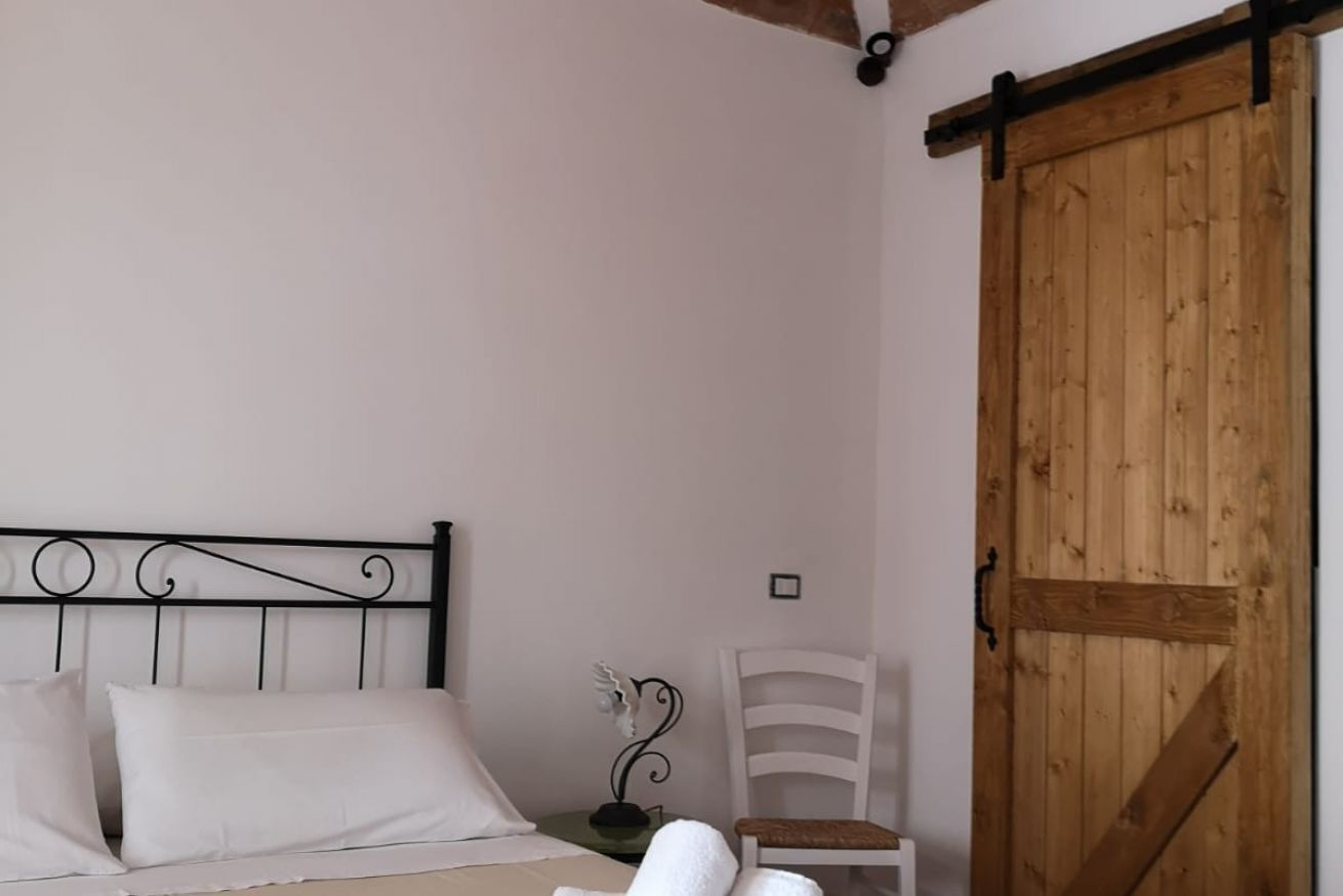 1 soverom, safe på rommet, strykejern/-brett og reiseseng for barn