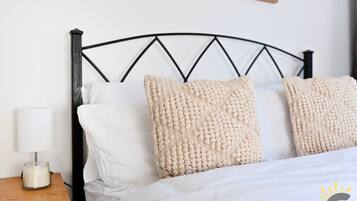 2 bedrooms, iron/ironing board, WiFi, bed sheets
