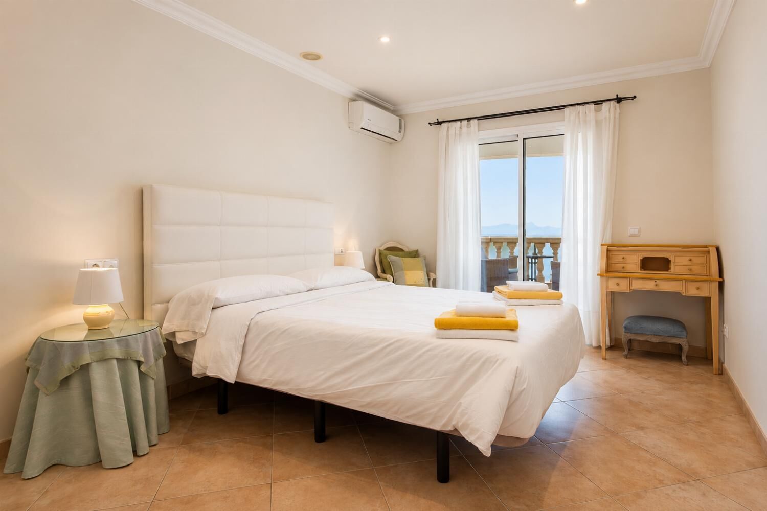 4 chambres, fer et planche à repasser, Wi-Fi, draps fournis