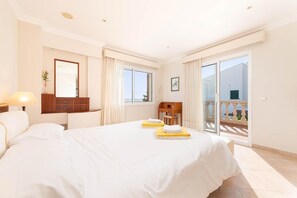 4 Schlafzimmer, Bügeleisen/Bügelbrett, WLAN, Bettwäsche