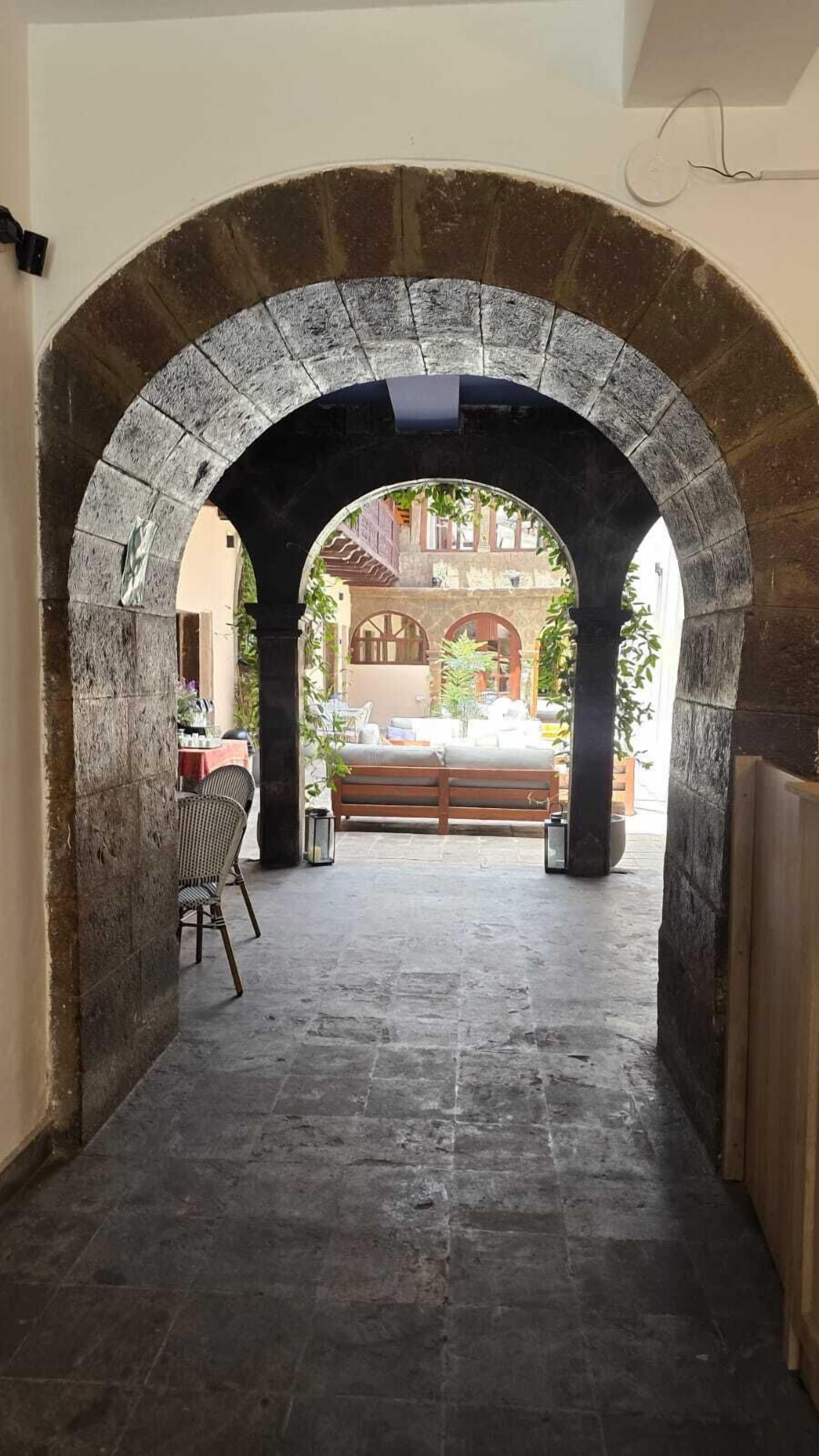 ฝ่ายต้อนรับ