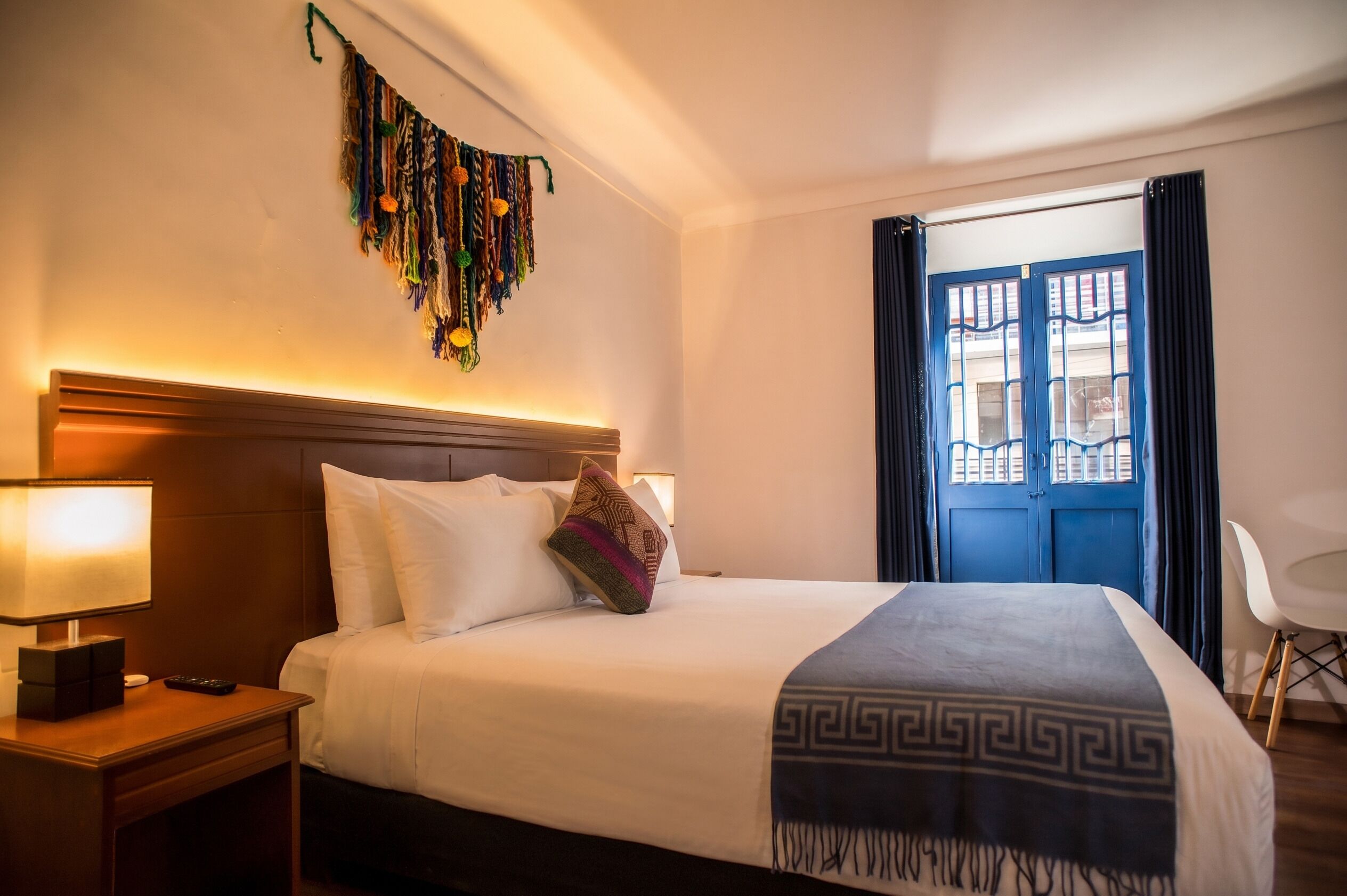 Quarto casal luxo | Cofres nos quartos, escrivaninha, Wi-Fi de cortesia