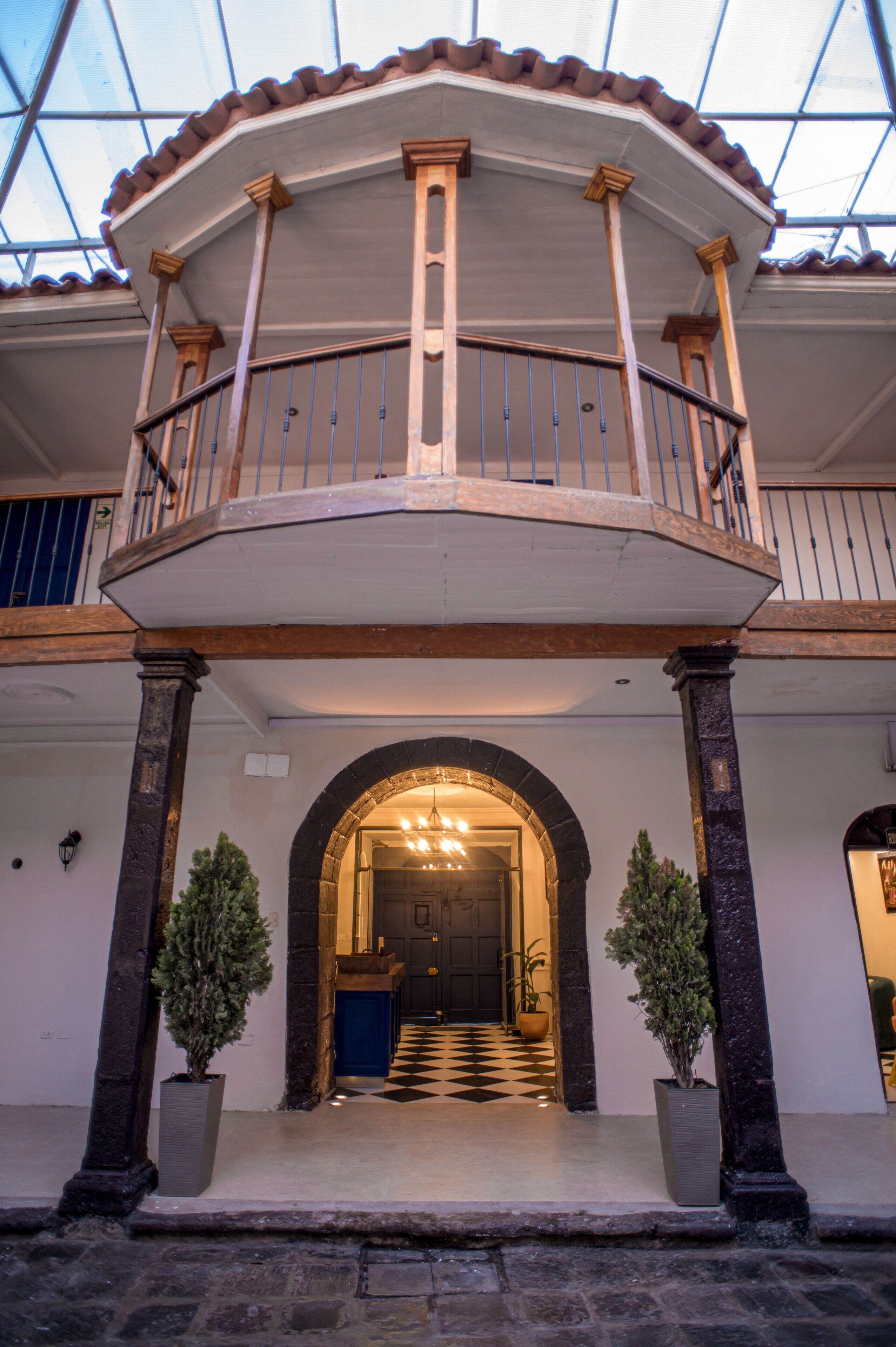 Vista frontal de la propiedad