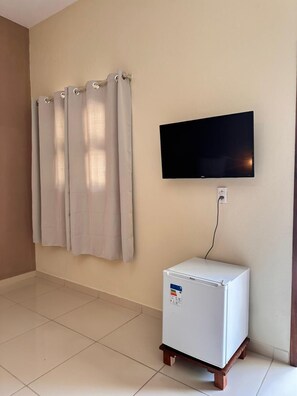 Quarto quádruplo clássico, aceita animais de estimação, vista para o jardim | Cortinas blackout, ferros/tábuas de passar roupa, Wi-Fi de cortesia