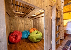 Internet, bed sheets - Dog friendly glamping accommodation with hot tub in Ripon, Yorkshire (West Tanfield - Ripon)