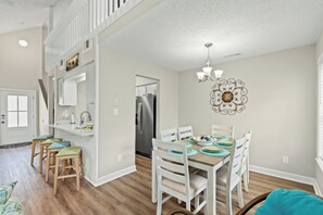 Dining - 3BR Home-Windy Hill-Community Pool-Willow Winds #7 (North Myrtle Beach)