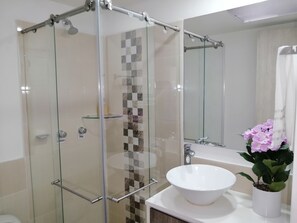 Hair dryer, soap - 2 blocks from the main park! Ideal house for families. (Salento)