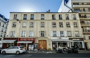 Exterior - AN IDEAL BLEND OF CHARACTER, COMFORT AND AN UNBEATABLE LOCATION - RUE DE SÈVRES (Paris)