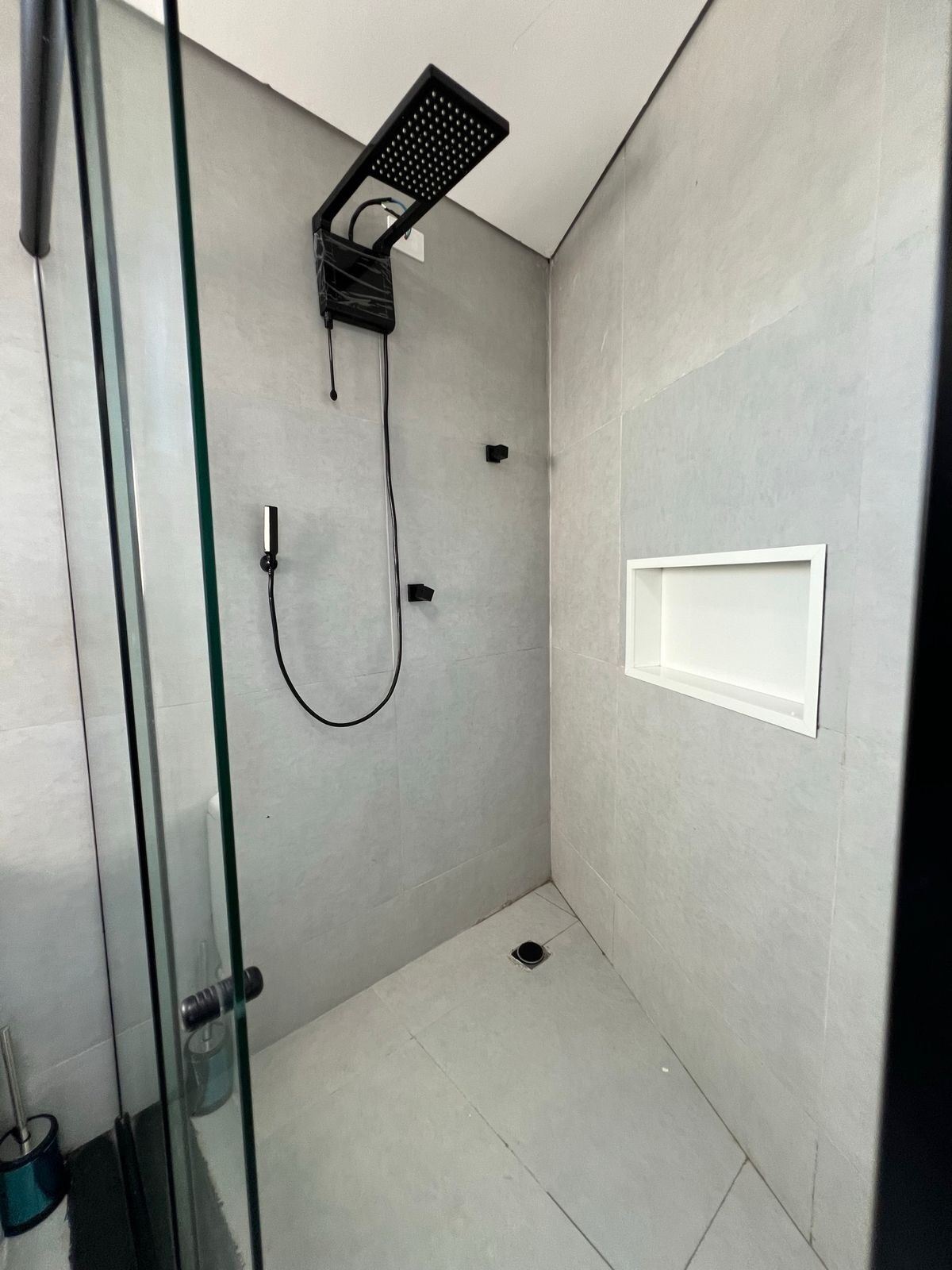Shower, towels, toilet paper