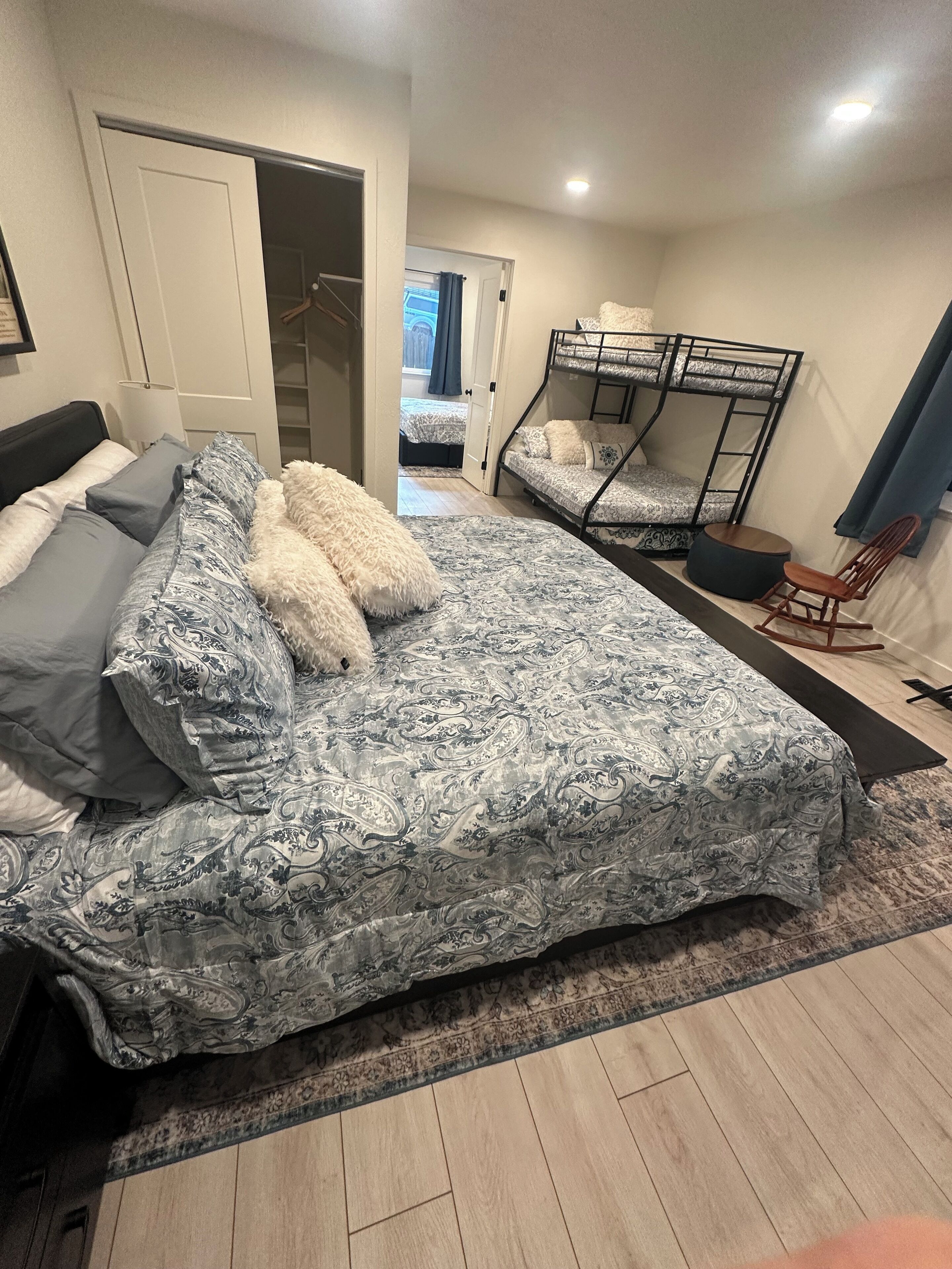 4 多间卧室、熨斗/熨衣板、旅行婴儿床、免费 WiFi