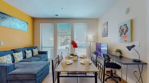 Interior - Stylish Home and Cozy200 (Stamford)